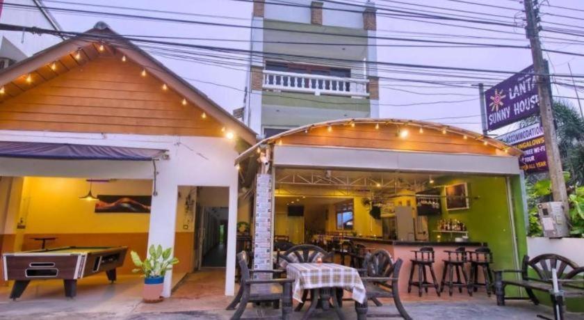 Hugs Guesthouse Koh Lanta Exterior photo