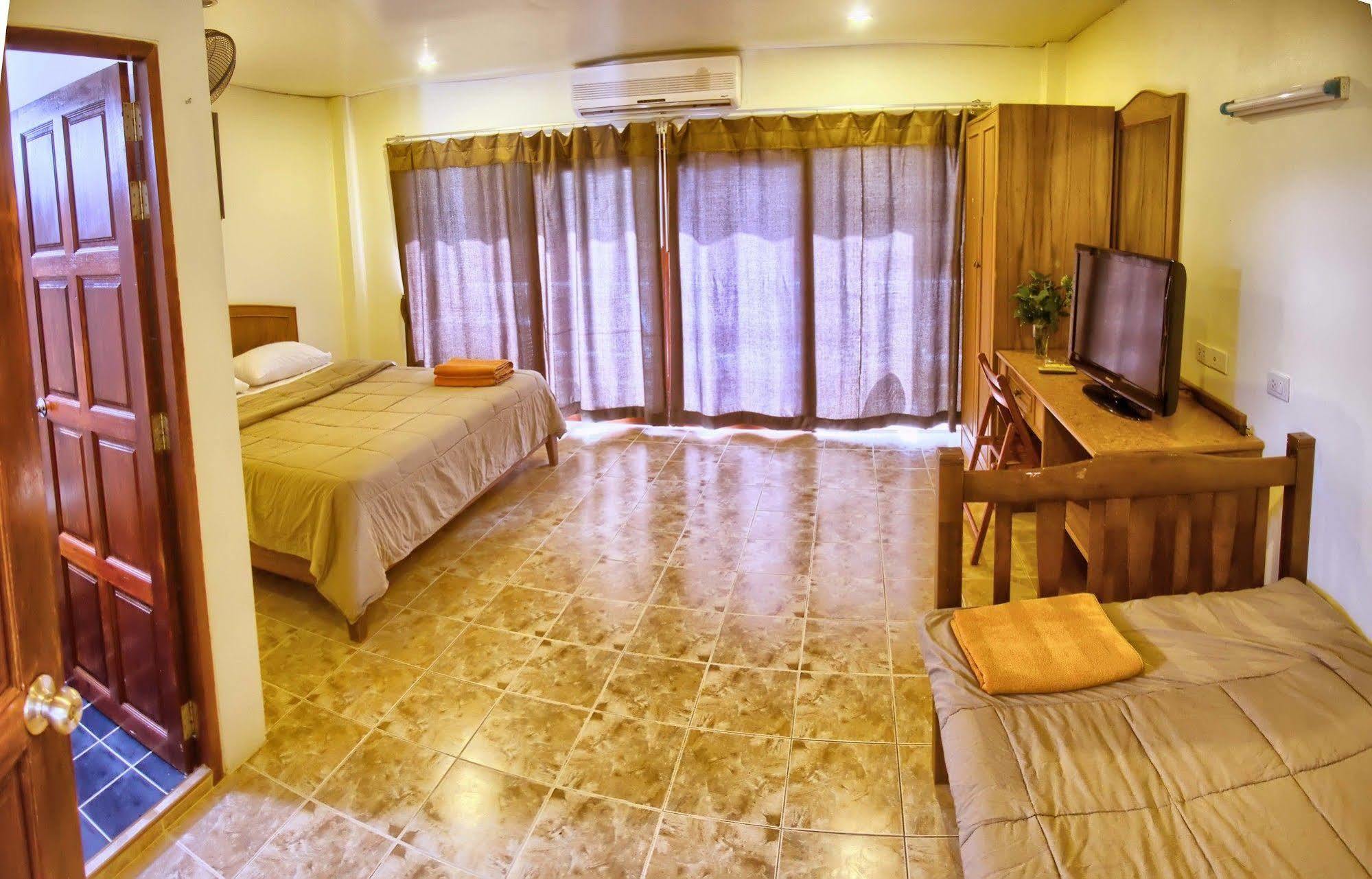 Hugs Guesthouse Koh Lanta Exterior photo
