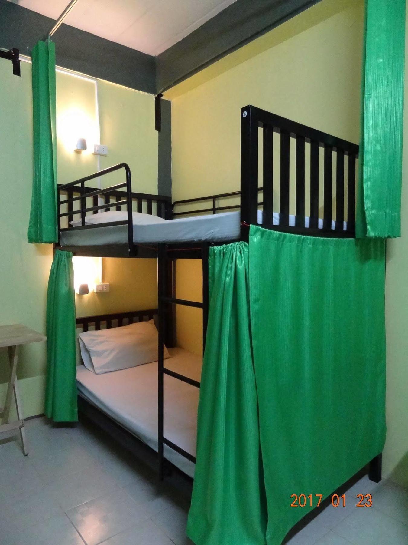 Hugs Guesthouse Koh Lanta Exterior photo