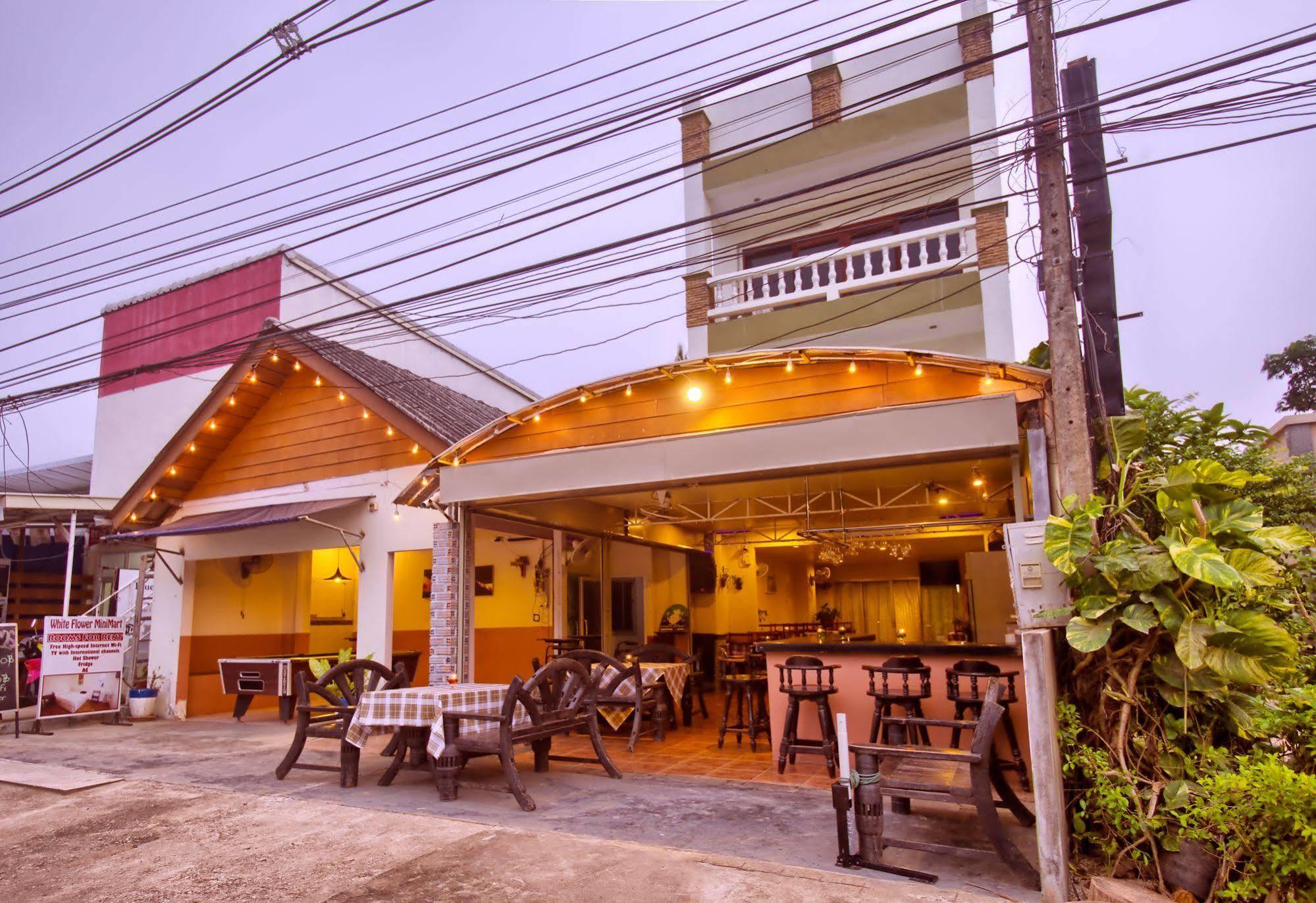 Hugs Guesthouse Koh Lanta Exterior photo